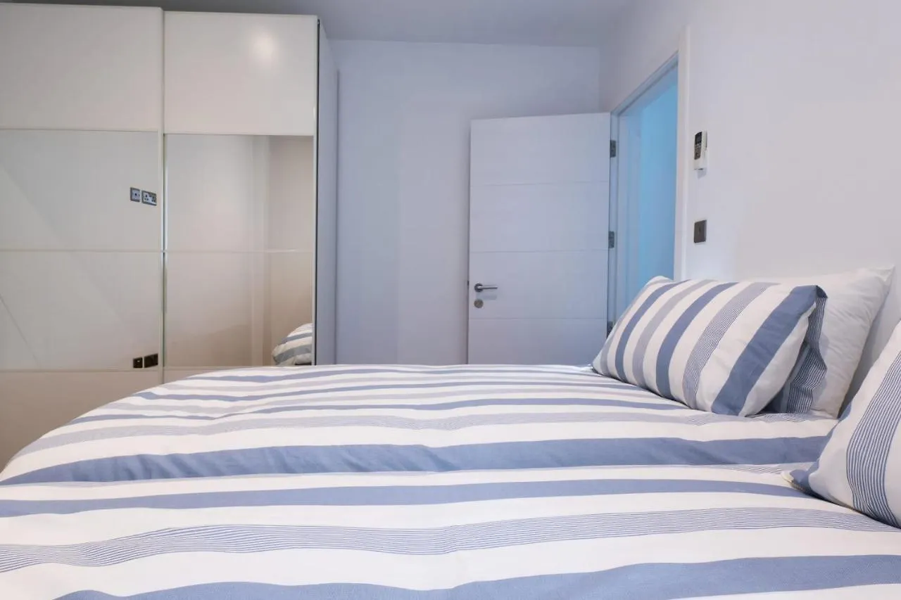 Downtown Suite-Hosted By Sweetstay Gibraltar Gibraltar